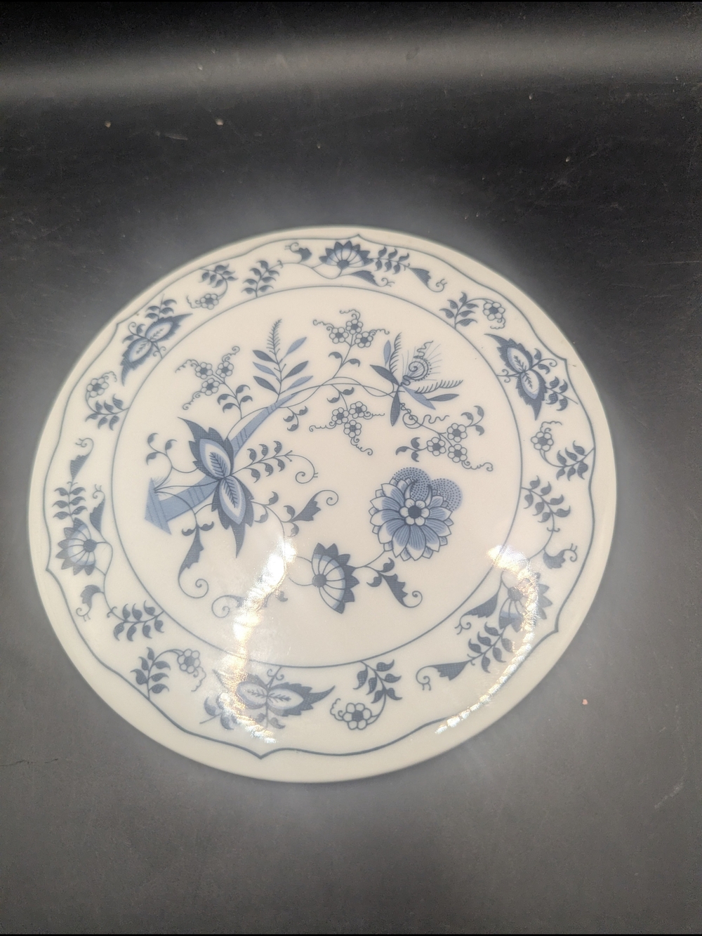 VINTAGE SANYO BLUE DANUBE BLUE ONION PATTERN 6.25" TRIVET